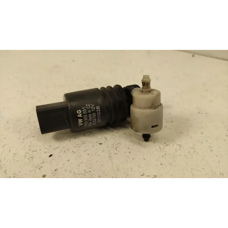 Pompe lave-glace avant audi a3 8p