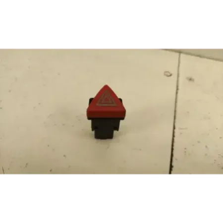 Bouton de warning audi a3 8p