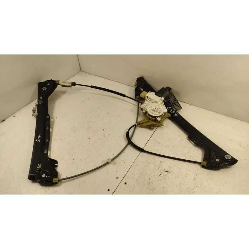 Mecanisme + moteur de leve-glace avant gauche bmw serie 3 e92/e93