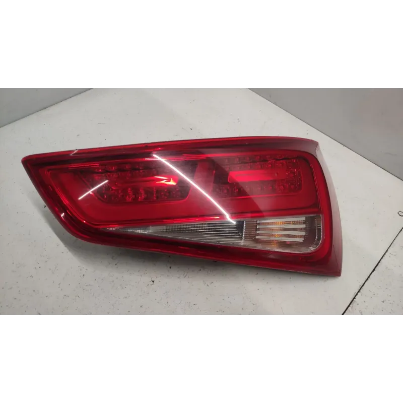 Feu arriere droit audi a1 8x