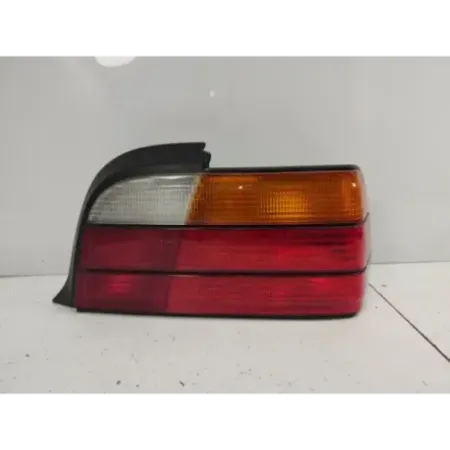 Feu arriere droit bmw serie 3 e36