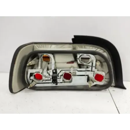 Feu arriere droit bmw serie 3 e36