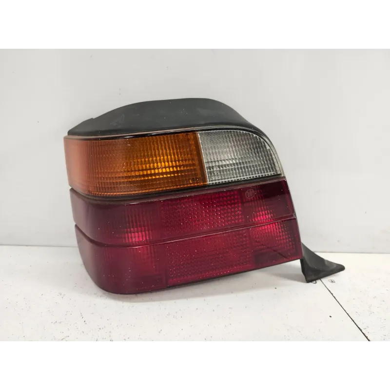 Feu arriere gauche bmw serie 3 e36
