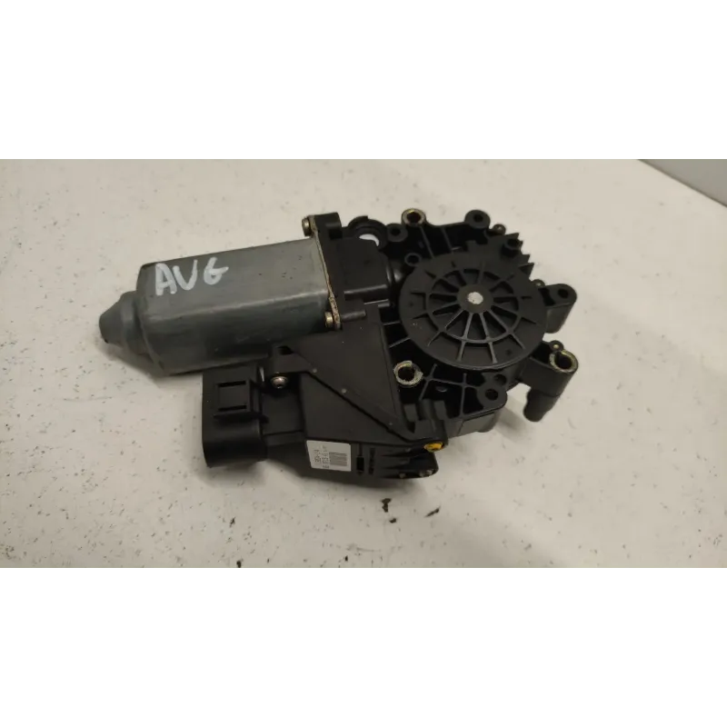 Moteur leve-glace avant gauche audi a6 4b c5