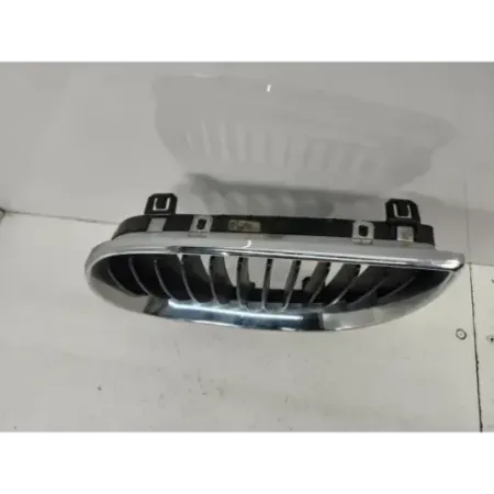 Calandre gauche bmw serie 1 e87/e81