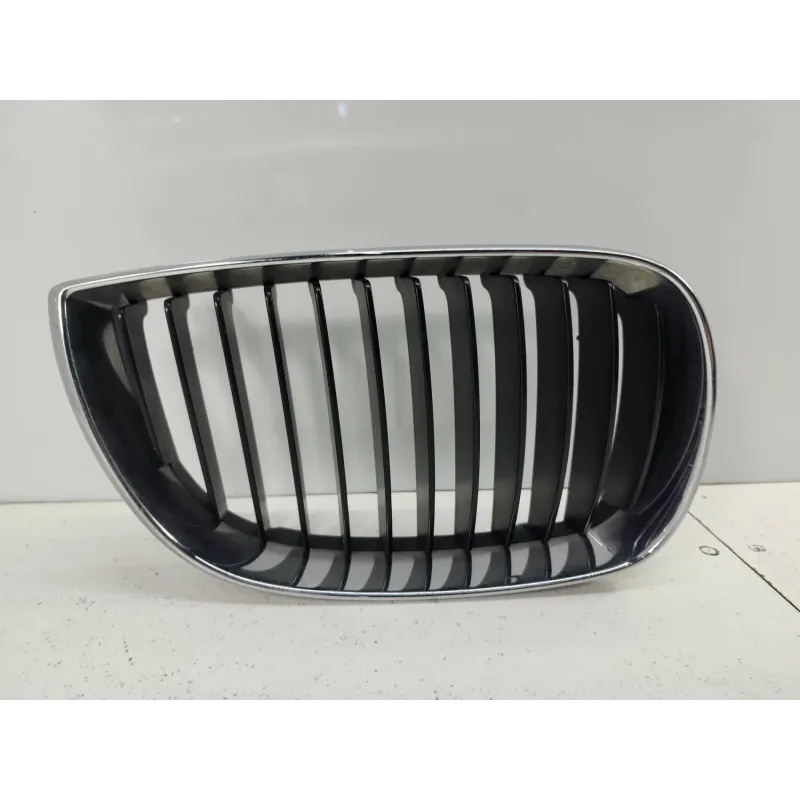 Calandre droit bmw serie 1 e87/e81
