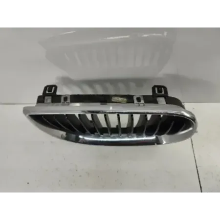Calandre droit bmw serie 1 e87/e81