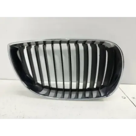 Calandre droit bmw serie 1 e87/e81