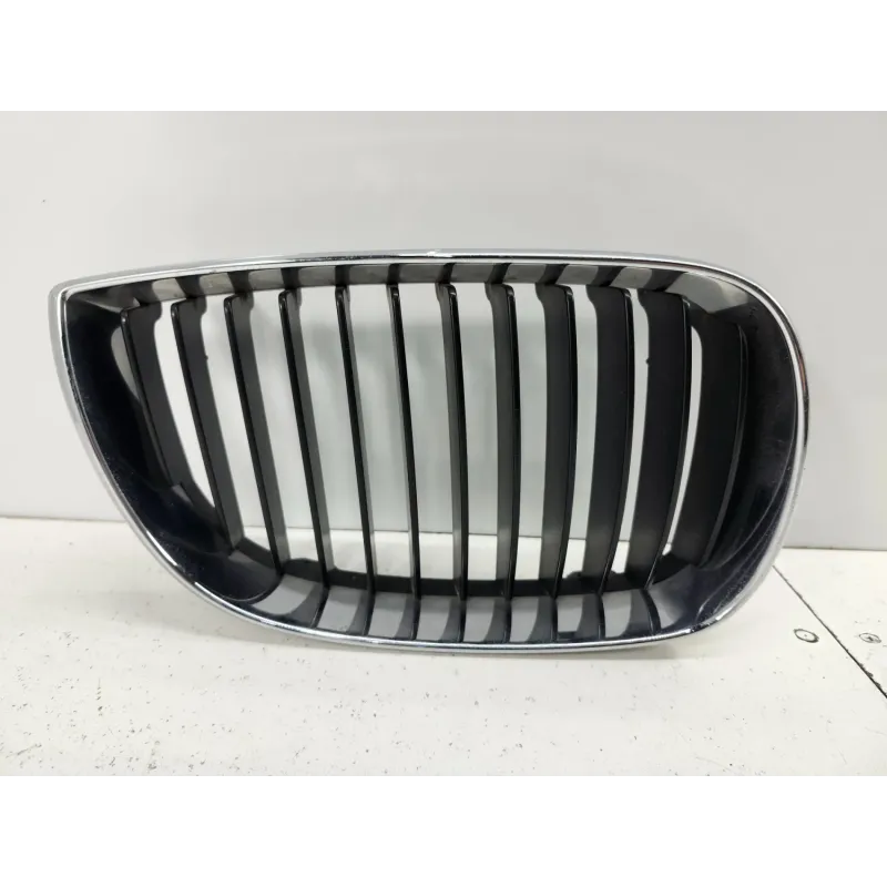 Calandre droit bmw serie 1 e87/e81