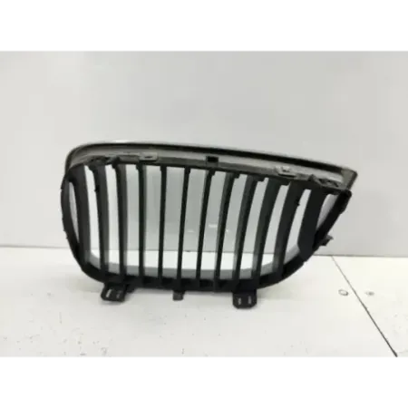 Calandre droit bmw serie 1 e87/e81