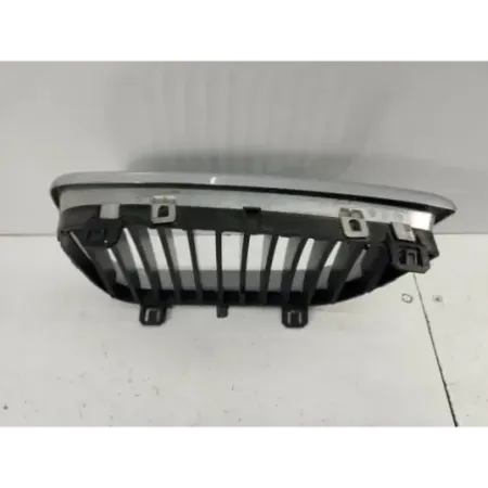 Calandre droit bmw serie 1 e87/e81