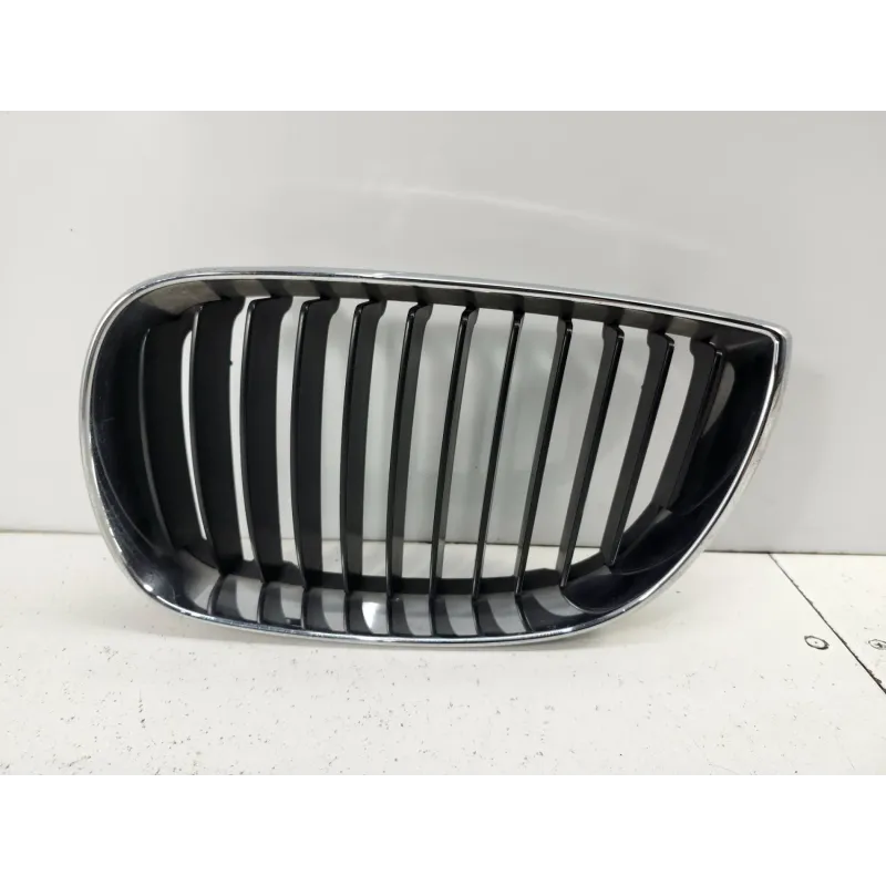 Calandre gauche bmw serie 1 e87/e81