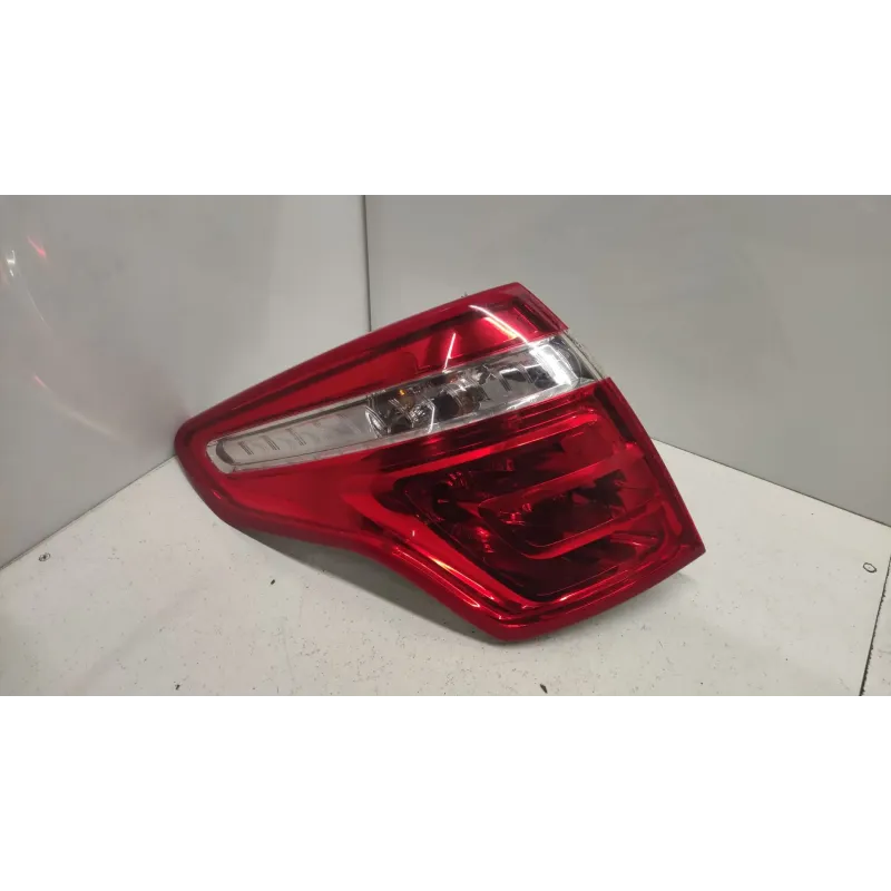 Feu arriere gauche citroen c4