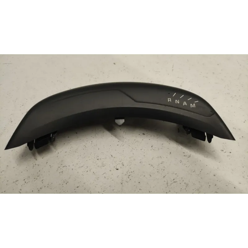 Casquette superieur tableau de bord citroen c4