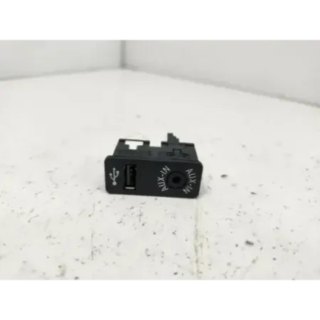 Prises accessoires usb aux mini r56