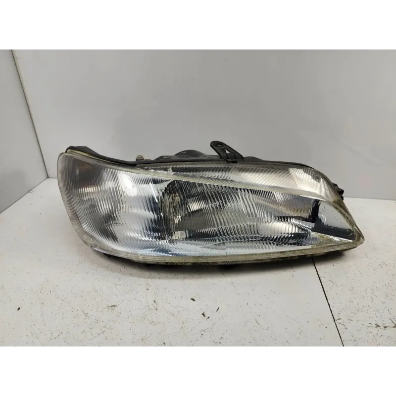 Phare droit peugeot 306