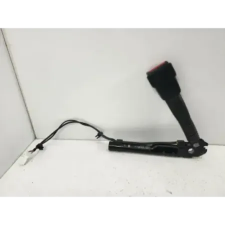 Pretensionneur avant droit bmw serie 1 f20/f21