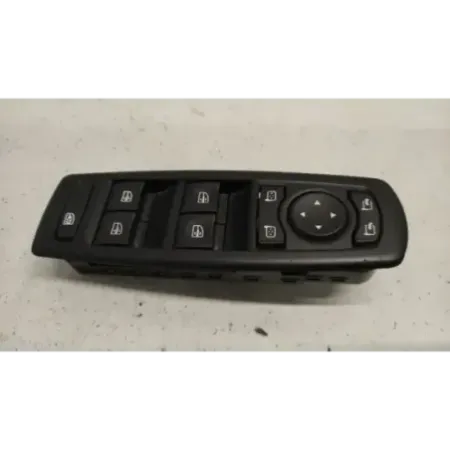 Commande leve-glace porte avant gauche renault megane 3 iii