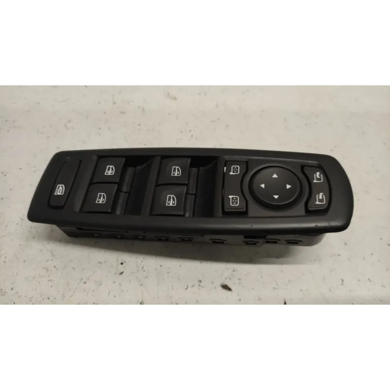 Commande leve-glace porte avant gauche renault megane 3 iii