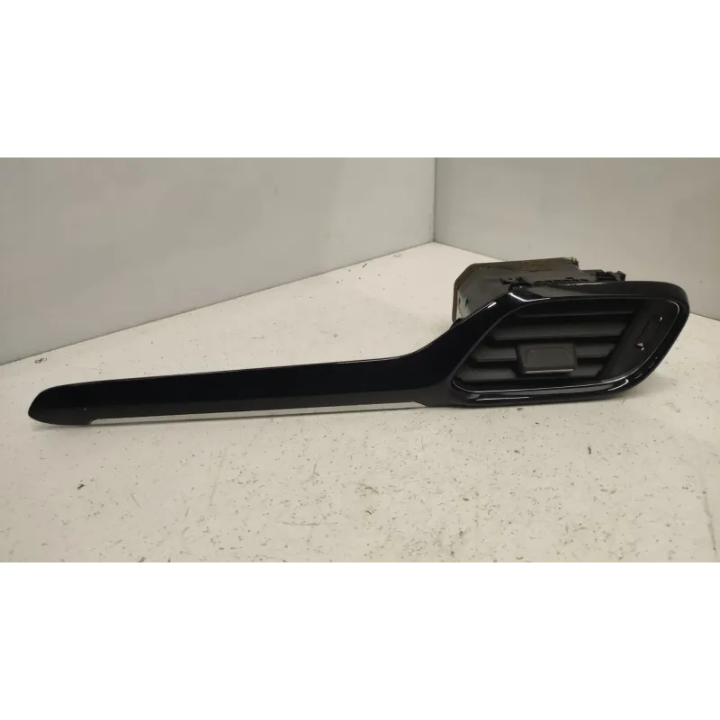 Grille aeration avant droite ford fiesta 7 vii