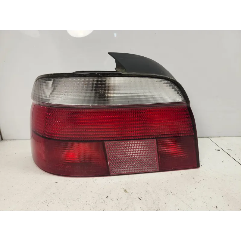 Feu arriere gauche bmw serie 5 e39