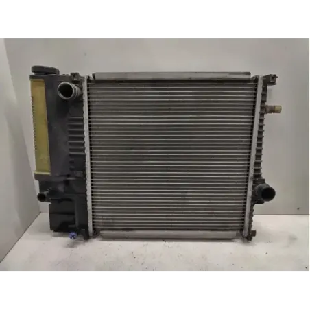 Radiateur d'eau avec clim BVM Série 3 E36 ess BMW pièce d'occasion