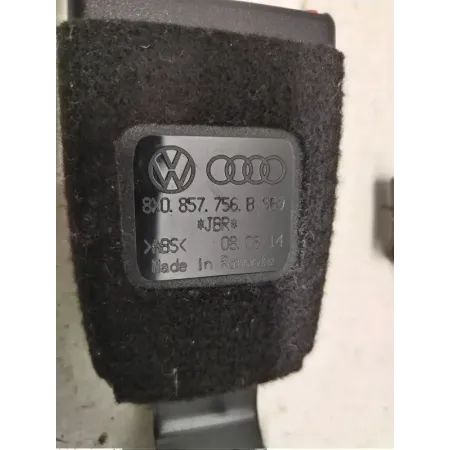 accroche ceinture avant droit A1 8X Audi pièce d'occasion