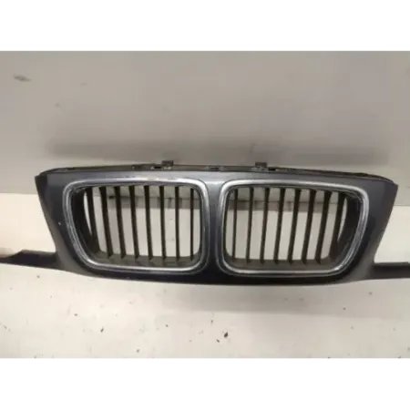 tole de calandre pour grille large Série 5 E34 BMW pièce d'occasion