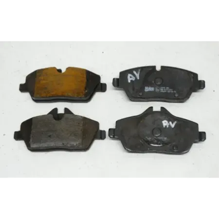 plaquettes de frein avant E81/E87/E88/E82 BMW pièce d'occasion