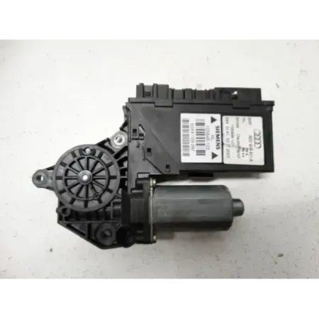 moteur de lève vitre arrière gauche 8E0959801A Audi A4 8E d'occasion