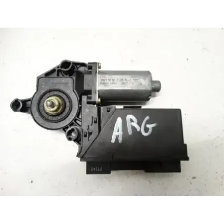 moteur de lève vitre arrière gauche 8E0959801A Audi A4 8E d'occasion