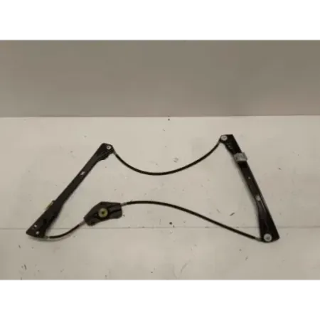 Leve-vitre avant droit