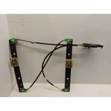 Leve-vitre avant droit