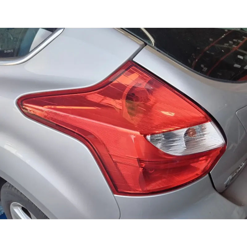 Feu arriere gauche ford focus