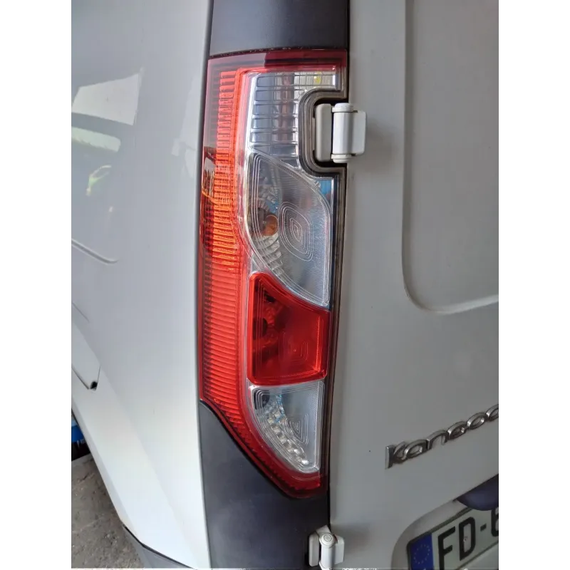 Feu arriere gauche renault kangoo