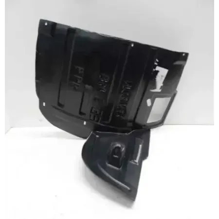 Pare-boue aile avant droite 1/2