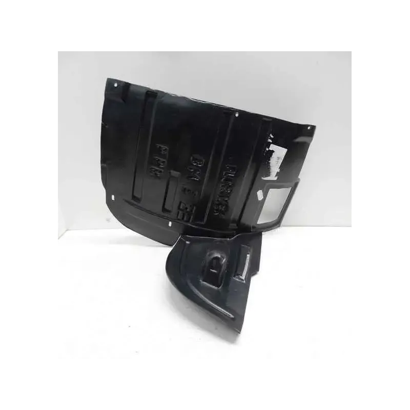 Pare-boue aile avant droite 1/2