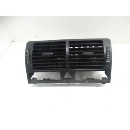 Grille aeration centrale avant