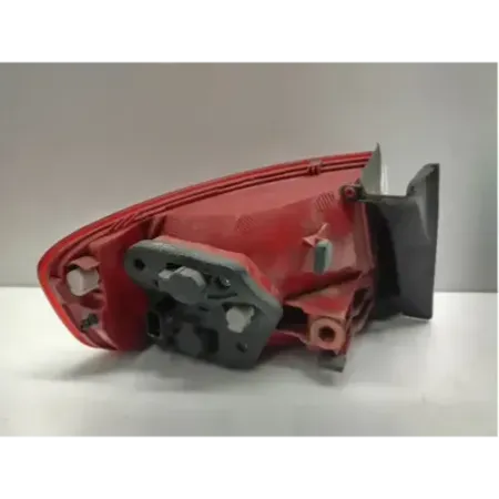 Feu arriere droit audi a4 8k b8