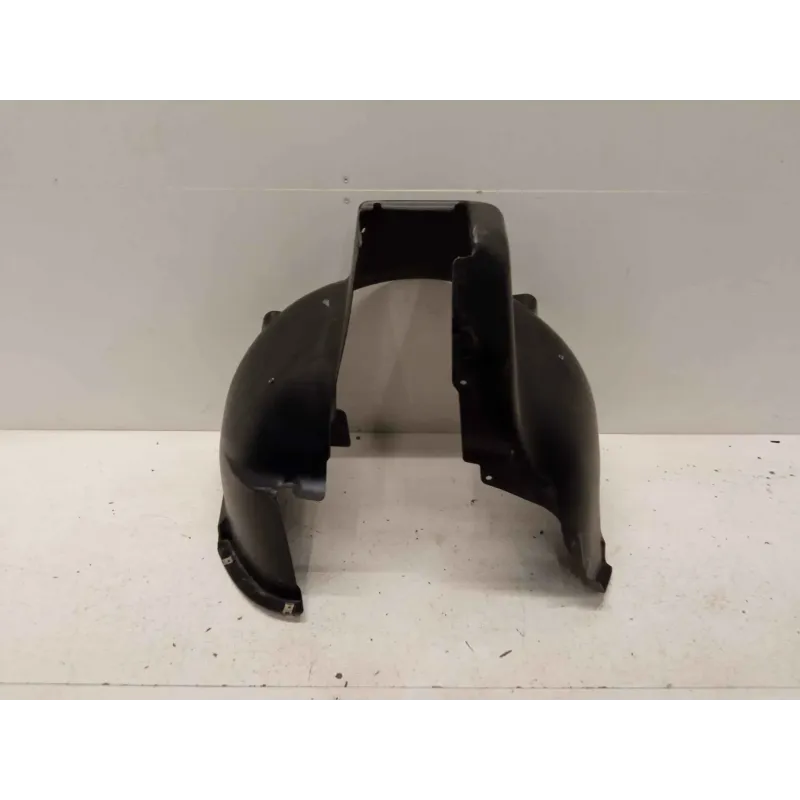 Pare-boue aile avant droite