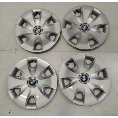 Lot enjoliveur de roue