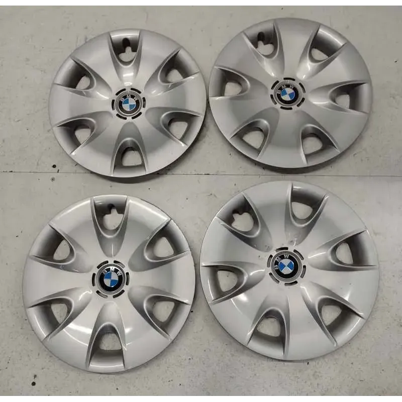 Lot enjoliveur de roue