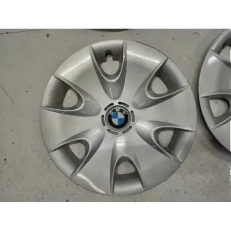 Lot enjoliveur de roue