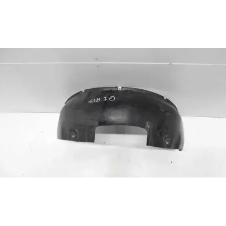 Pare-boue aile avant gauche