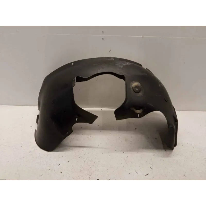Pare-boue aile avant gauche