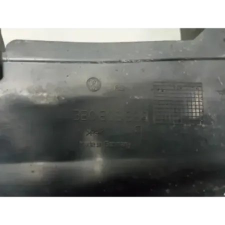 Pare-boue aile avant droite