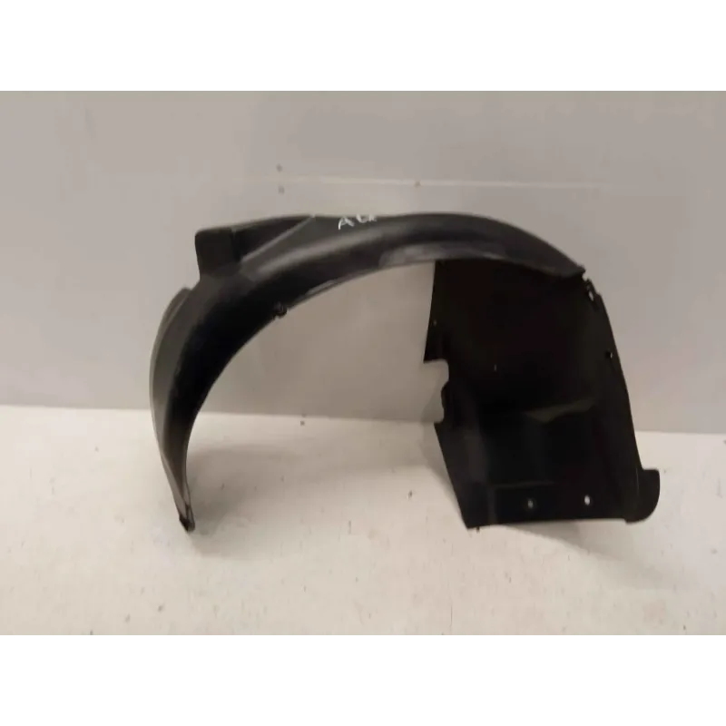Pare-boue aile avant droite