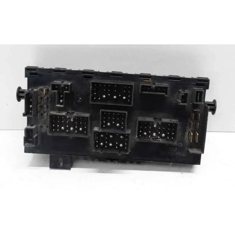 Boite a fusibles volkswagen golf 1 i