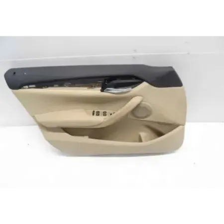 Garniture porte avant gauche