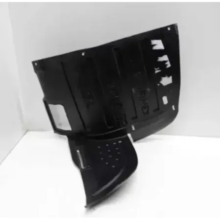 Pare-boue aile avant gauche 1/2